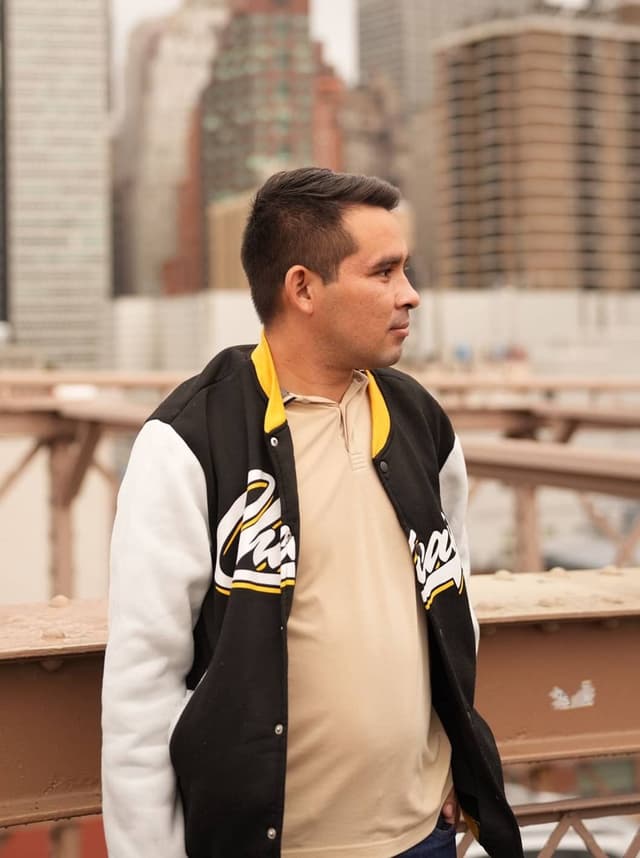 Cesar Flores